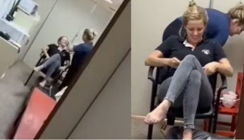 Momento en que las funcionarias fueron sorprendidas en plena “sesión de belleza”. 