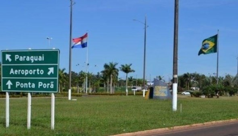 Paso fronterizo internacional entre Ponta Porã y Pedro Juan Caballero