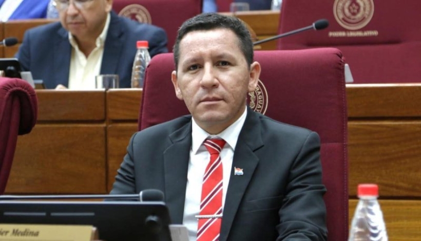 Cuenta regresiva. Javier Chaqueñito Vera prometió renunciar a su banca en Senado hoy.