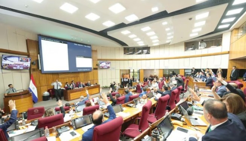 El Senado aprobó una versión muy lejana a la original, pero que satisface a los docentes.