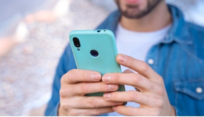 El exceso de tiempo que los niños y los adultos jóvenes pasan con los teléfonos podría poner en riesgo su salud cardiaca.