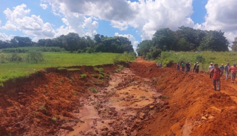 Camino en mal estado en la zona de Liberación.